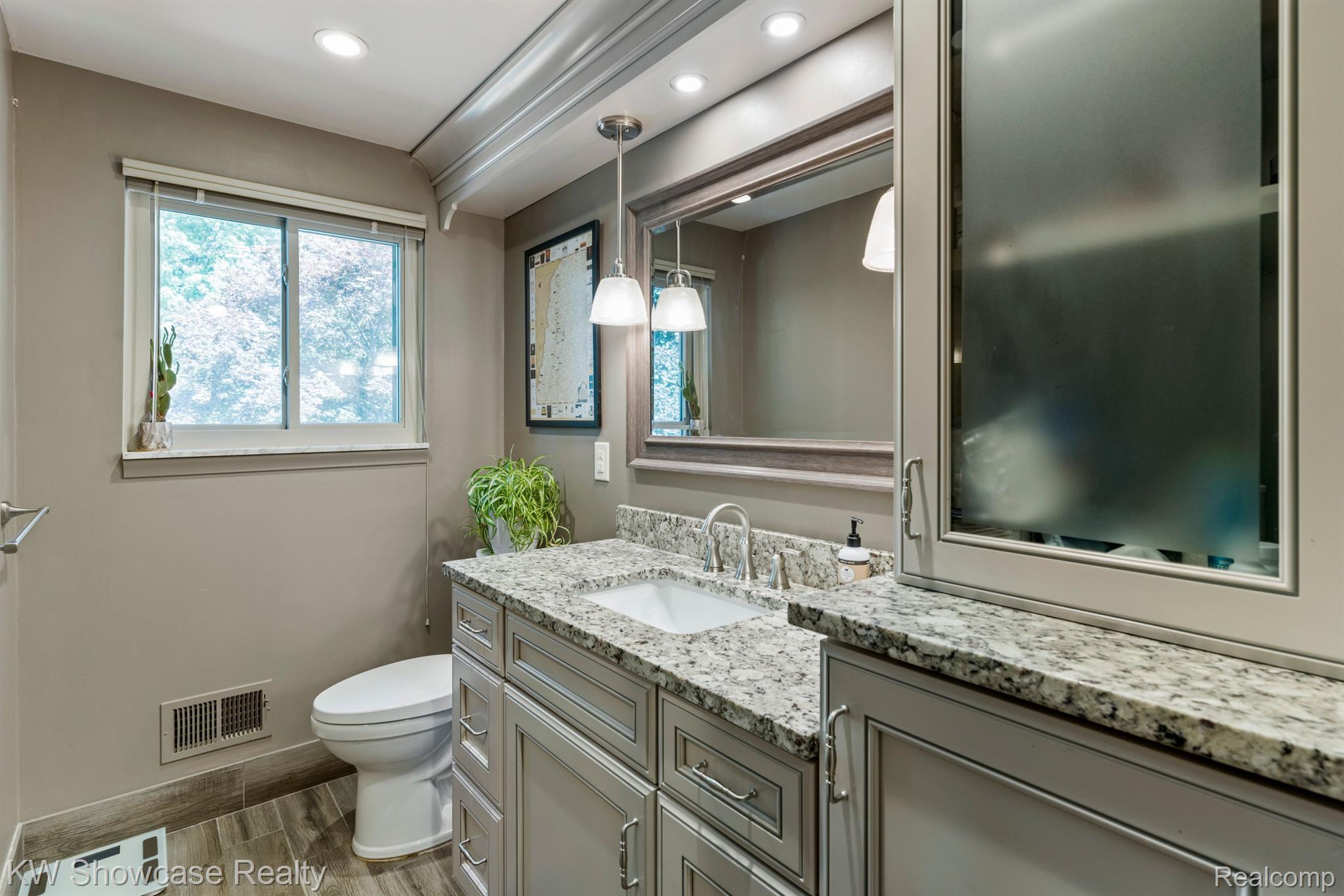 54048 Mound Road Utica, MI 48316 - Photo 26 of 37 Gallery Image 26