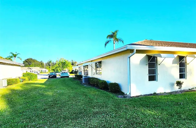 $180,000 | 5091 Lake Front Boulevard, Unit D, Delray Beach, FL 33484