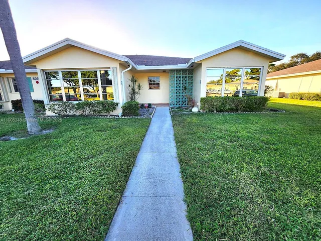 $180,000 | 5091 Lake Front Boulevard, Unit D, Delray Beach, FL 33484