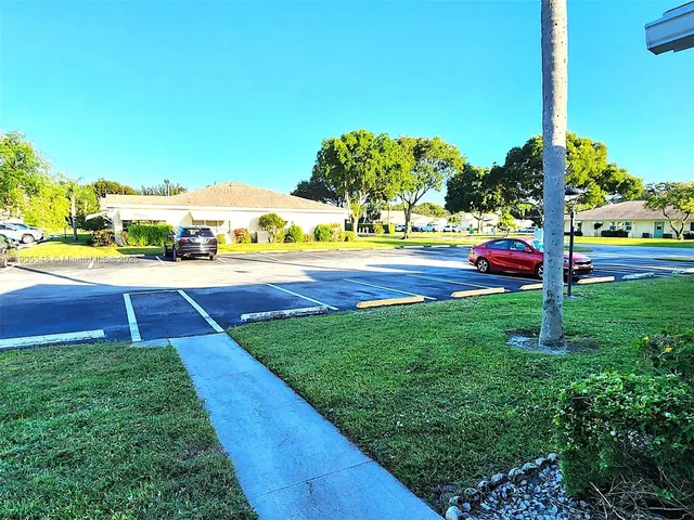 $180,000 | 5091 Lake Front Boulevard, Unit D, Delray Beach, FL 33484