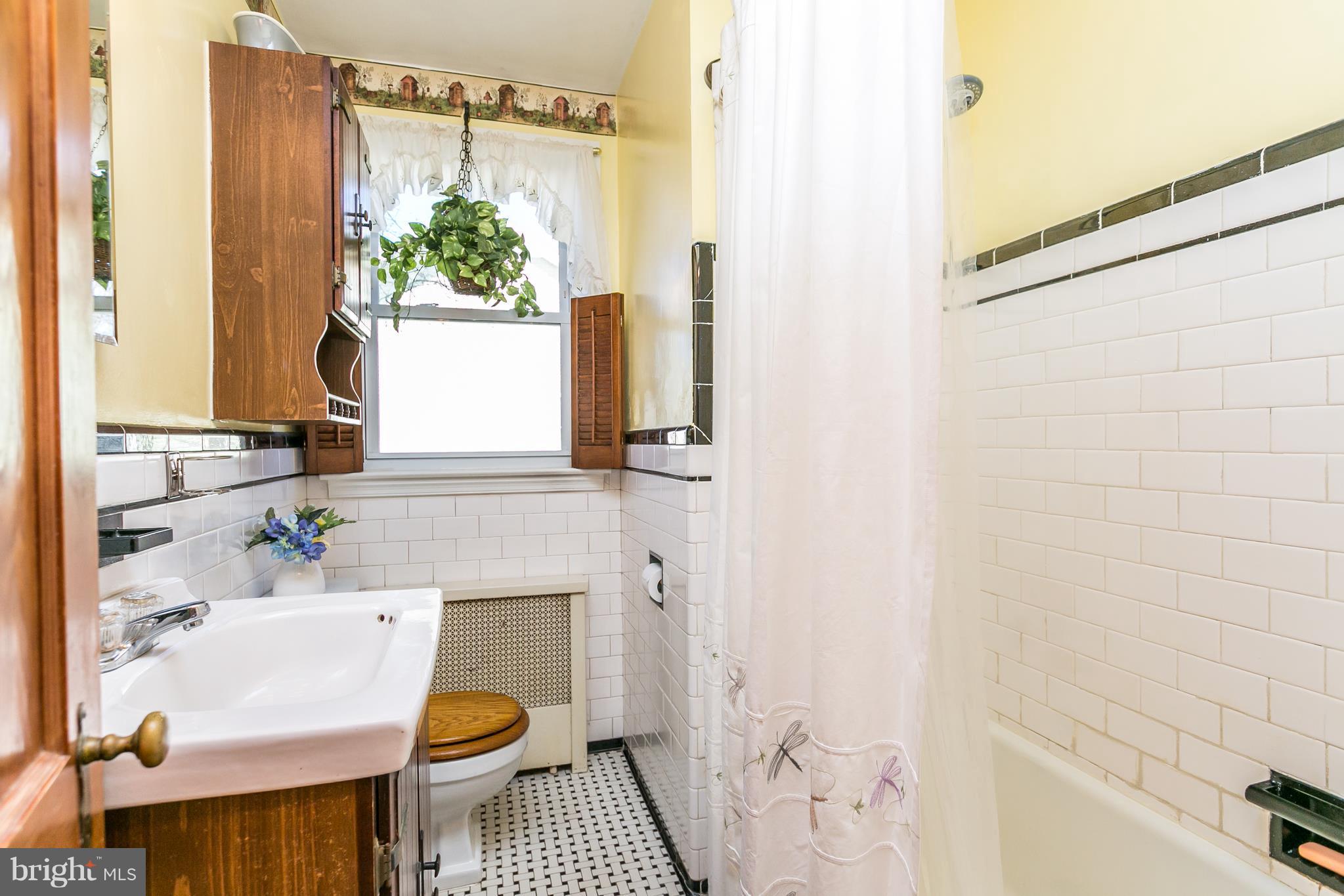 3122 Willoughby Road Baltimore, MD 21234 - Photo 15 of 29 Main Level Full Bath