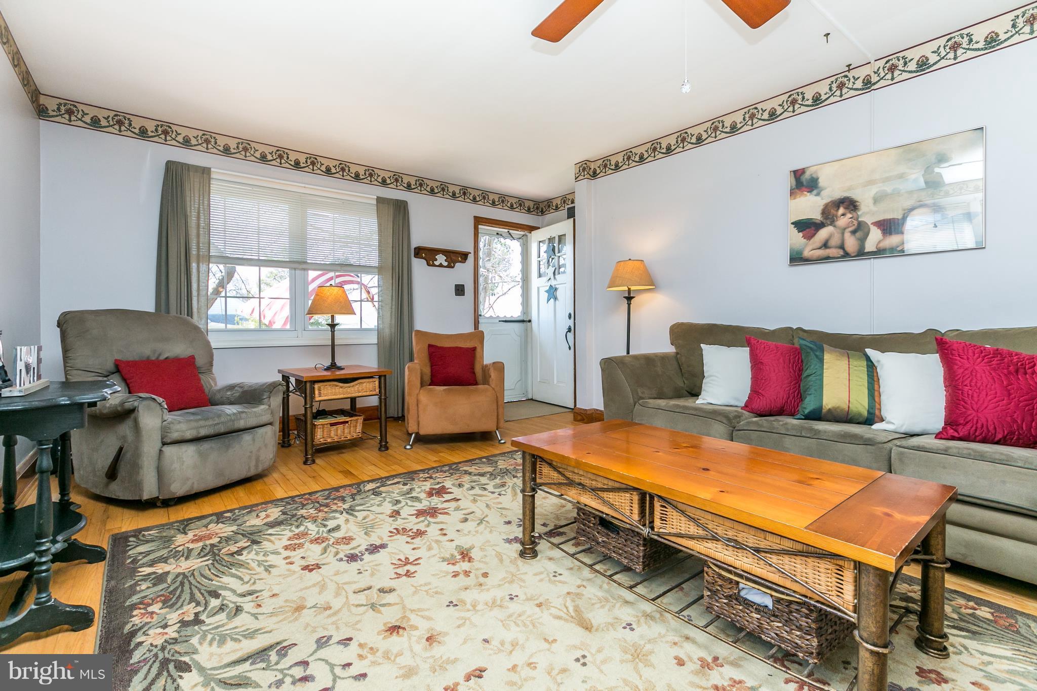 3122 Willoughby Road Baltimore, MD 21234 - Photo 3 of 29 Living Room