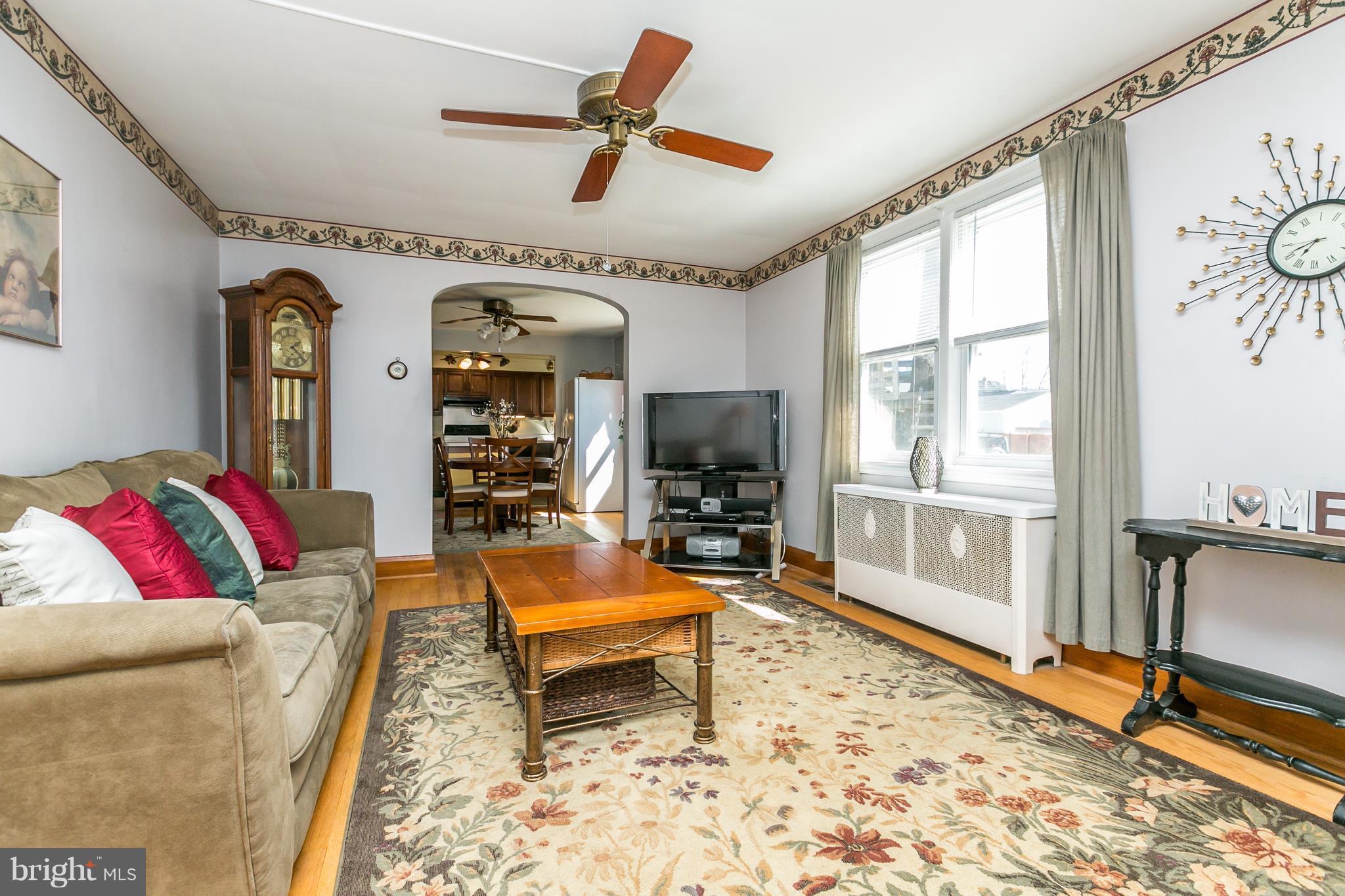 3122 Willoughby Road Baltimore, MD 21234 - Photo 4 of 29 Living Room
