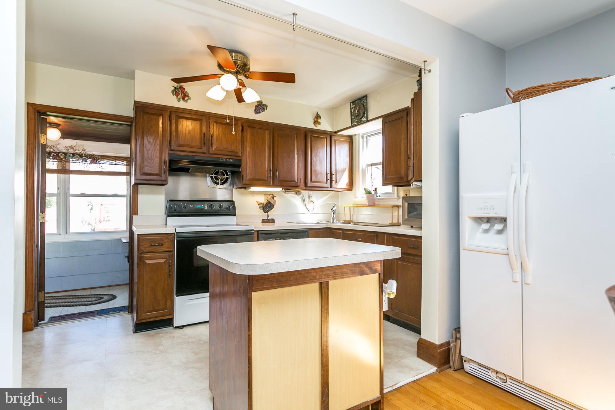 3122 Willoughby Road Baltimore, MD 21234 - Photo 8 of 29 Kitchen