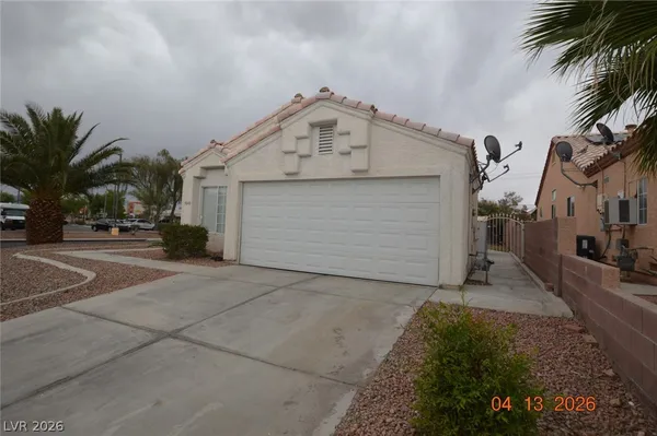 $1,900 | 3840 Dusty Glen Court, North Las Vegas, NV 89032