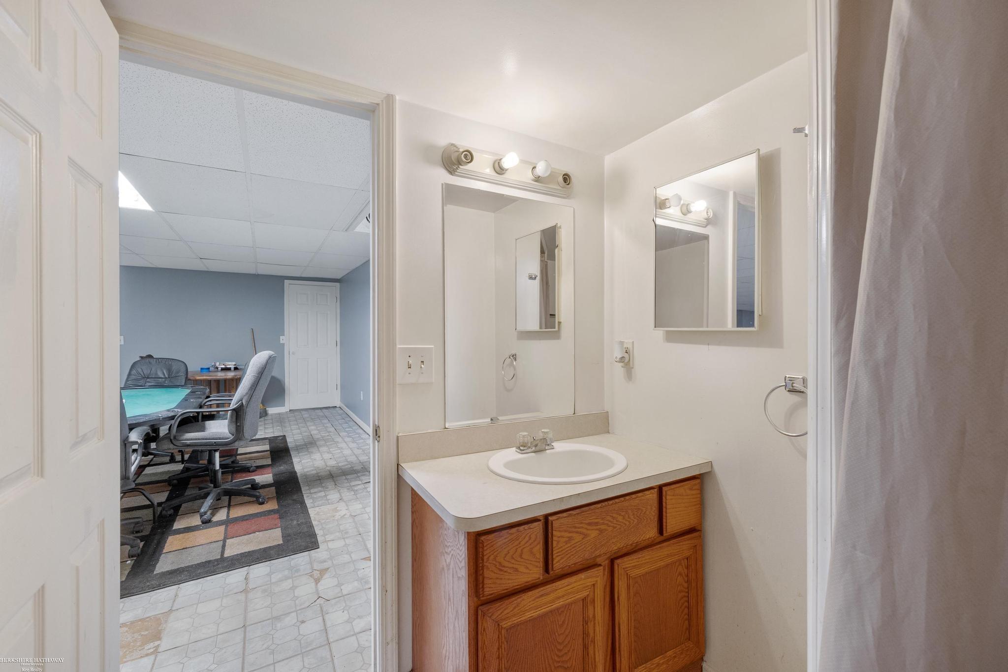 17609 21 Mile Road Macomb, MI 48044 - Photo 34 of 41 50190272-54fd6c78-08ba-4a46-9ee4-48afc85afec1.JPG