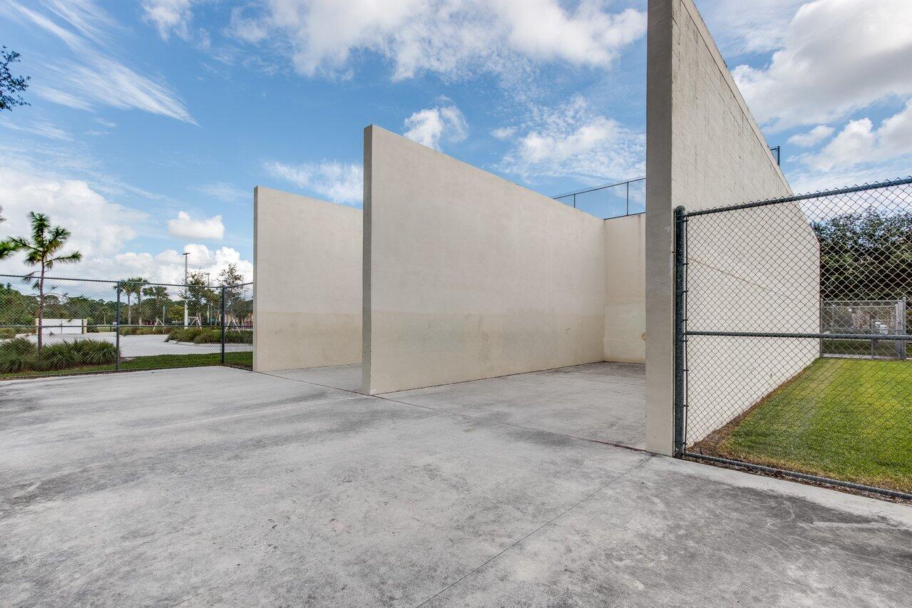 1131 North Prescott Drive Jupiter, FL 33458 - Photo 67 of 72 a view of a outdoor space