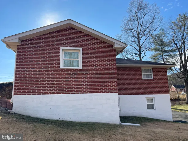 $199,000 | 1806 Holland Street, Cumberland, MD 21502