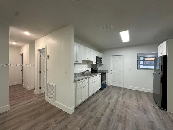 $2,295 | 112 Northwest 2nd Avenue, Unit A, Hallandale Beach, FL 33009