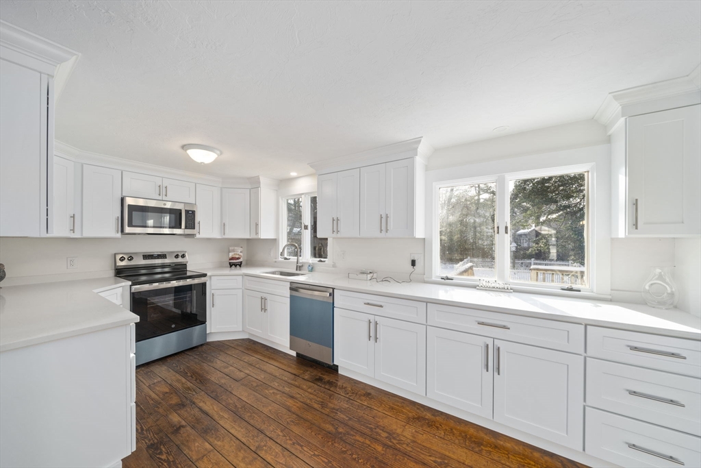 10 Sail -A-Way Barnstable, MA 02632 - Photo 5 of 33