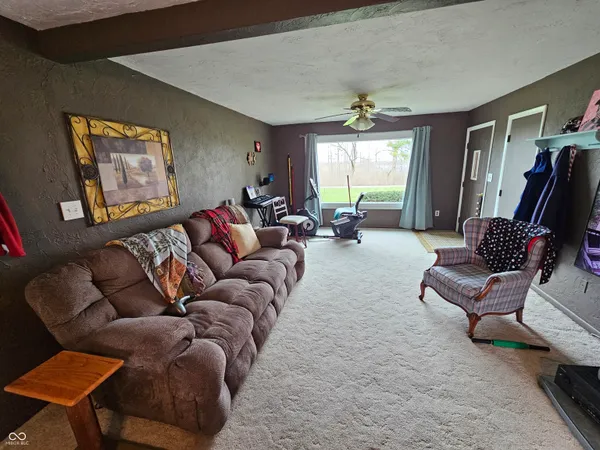 $425,000 | 2211 West 600 South, Anderson, IN 46013