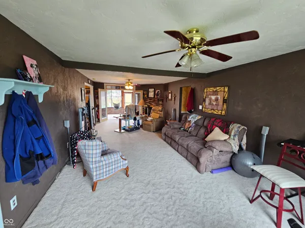 $425,000 | 2211 West 600 South, Anderson, IN 46013