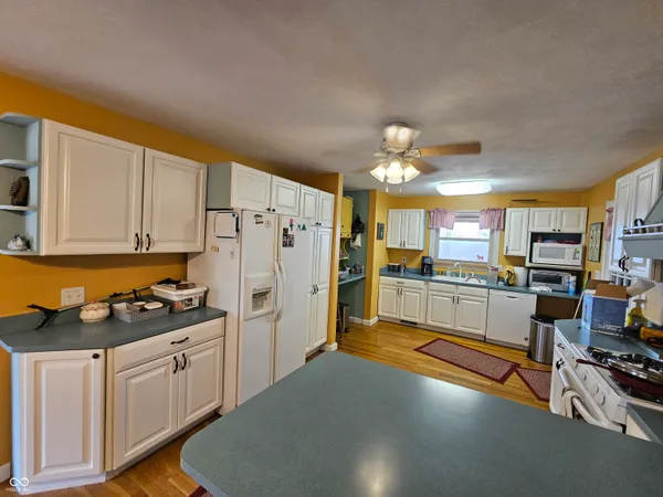$425,000 | 2211 West 600 South, Anderson, IN 46013