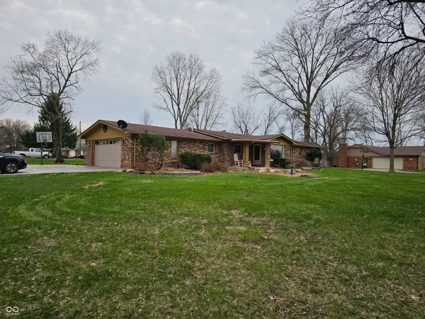$425,000 | 2211 West 600 South, Anderson, IN 46013