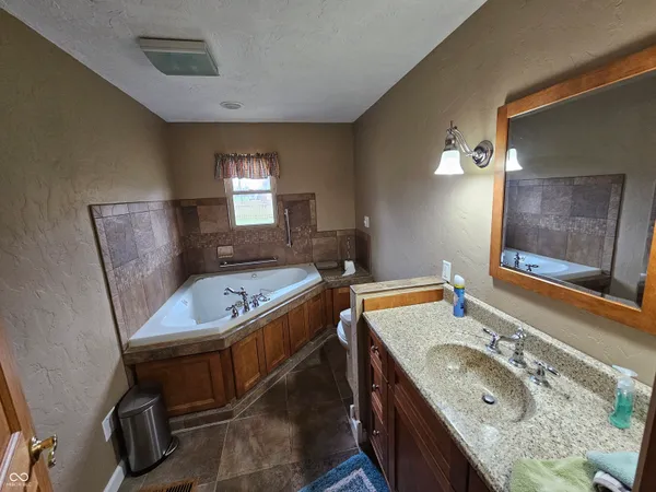 $425,000 | 2211 West 600 South, Anderson, IN 46013