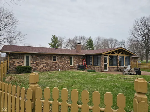 $425,000 | 2211 West 600 South, Anderson, IN 46013