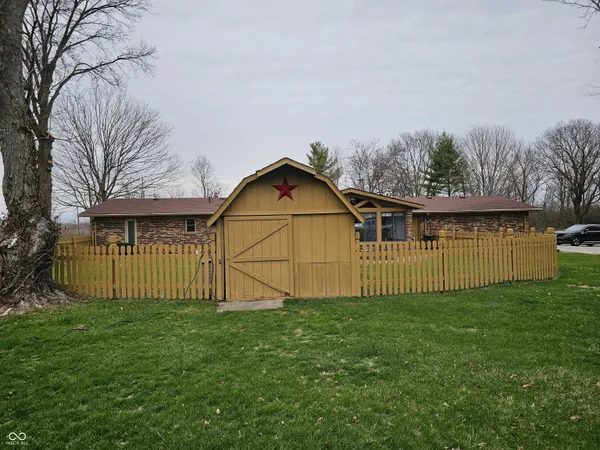 $425,000 | 2211 West 600 South, Anderson, IN 46013