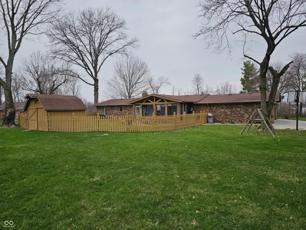 $425,000 | 2211 West 600 South, Anderson, IN 46013