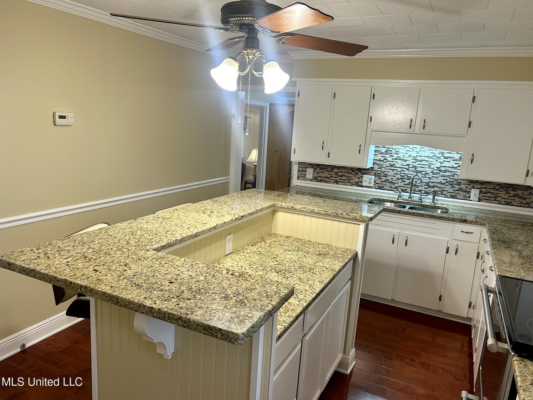 240 North Church Street Liberty, MS 39645 - Photo 5 of 16 IMG_2010