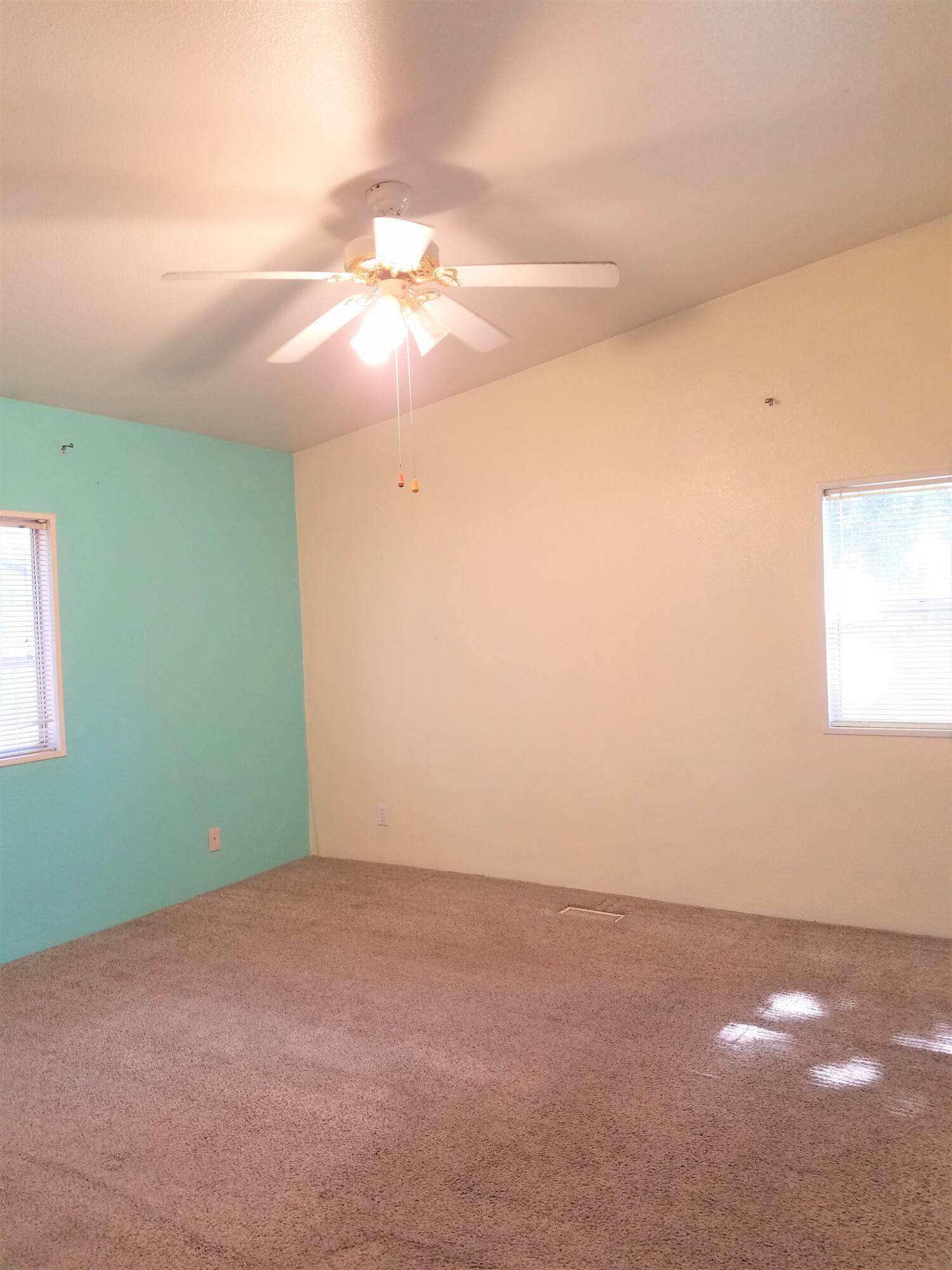 61000 Brosterhous Road, Unit 583 Bend, OR 97702 - Photo 9 of 18 583 - m bed