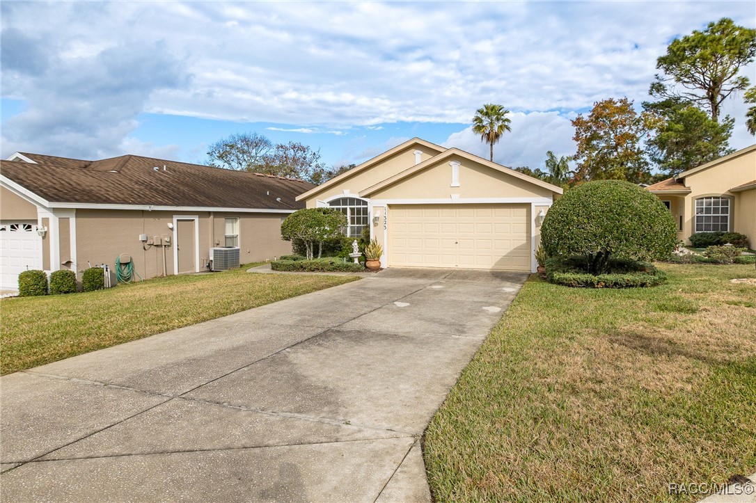 11323 Highlander Court Spring Hill, FL 34609 - Photo 6 of 44