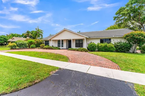 $957,000 | 680 Southwest 75th Avenue, Plantation, FL 33317