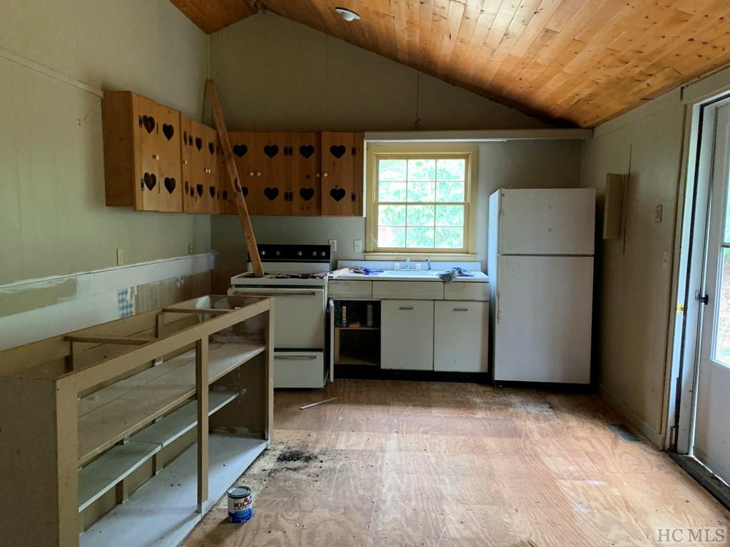 30 Fred Rankin Road Highlands, NC 28741 - Photo 6 of 12 Gallery Image 6