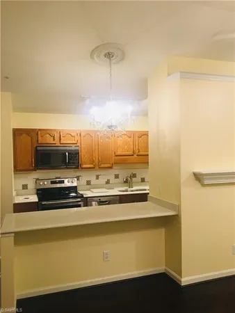 $160,000 | 5934 West Friendly Avenue, Unit J, Greensboro, NC 27410