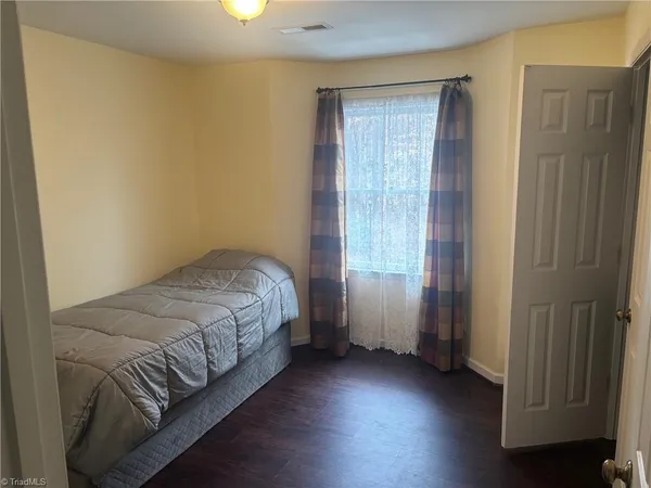 $160,000 | 5934 West Friendly Avenue, Unit J, Greensboro, NC 27410