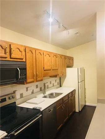 $160,000 | 5934 West Friendly Avenue, Unit J, Greensboro, NC 27410