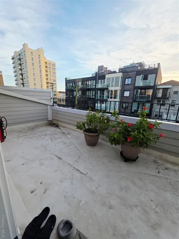 $1,300,000 | 168 Beach 96th Street | Hammels