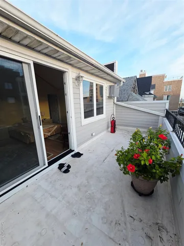 $1,300,000 | 168 Beach 96th Street | Hammels