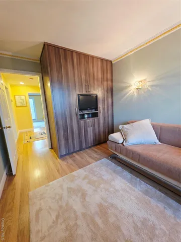 $1,300,000 | 168 Beach 96th Street | Hammels