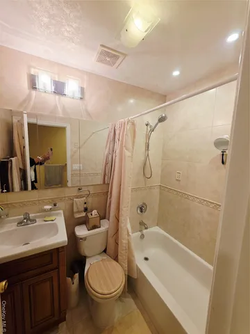 $1,300,000 | 168 Beach 96th Street | Hammels