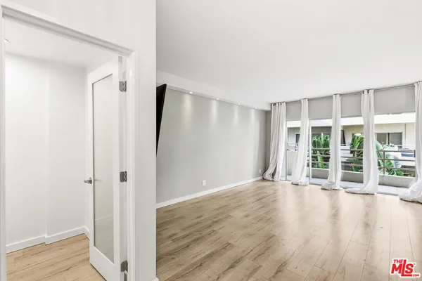 $3,595 | 1131 Alta Loma Road, Unit 306, West Hollywood, CA 90069