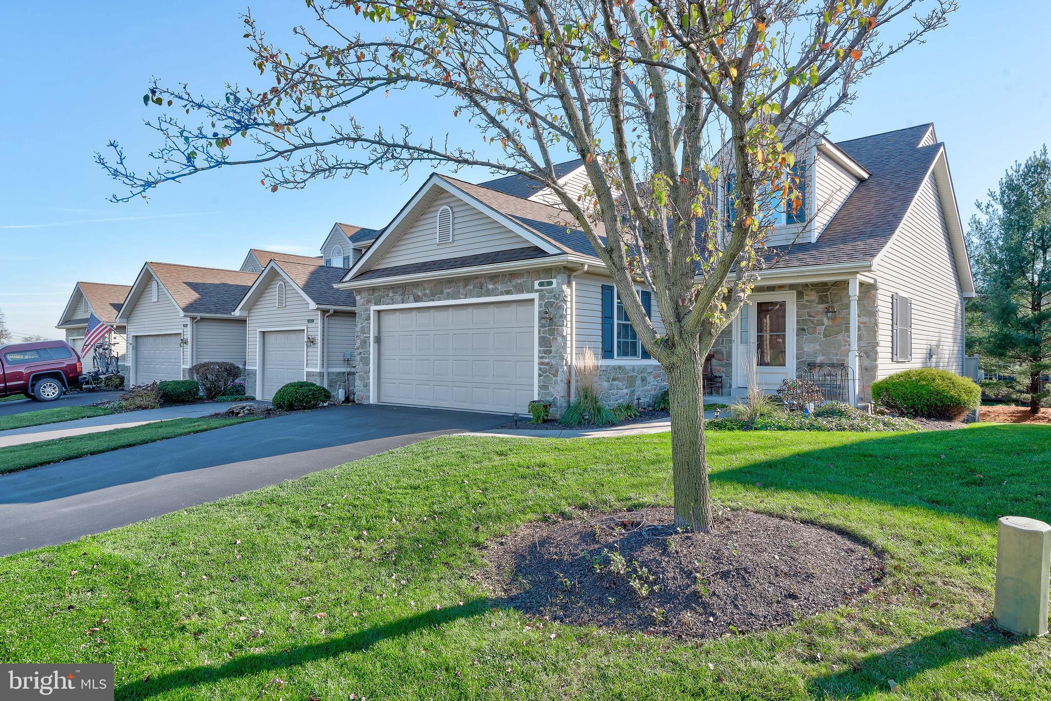 16 Gantz Meadows Mount Joy, PA 17552 - Photo 2 of 39