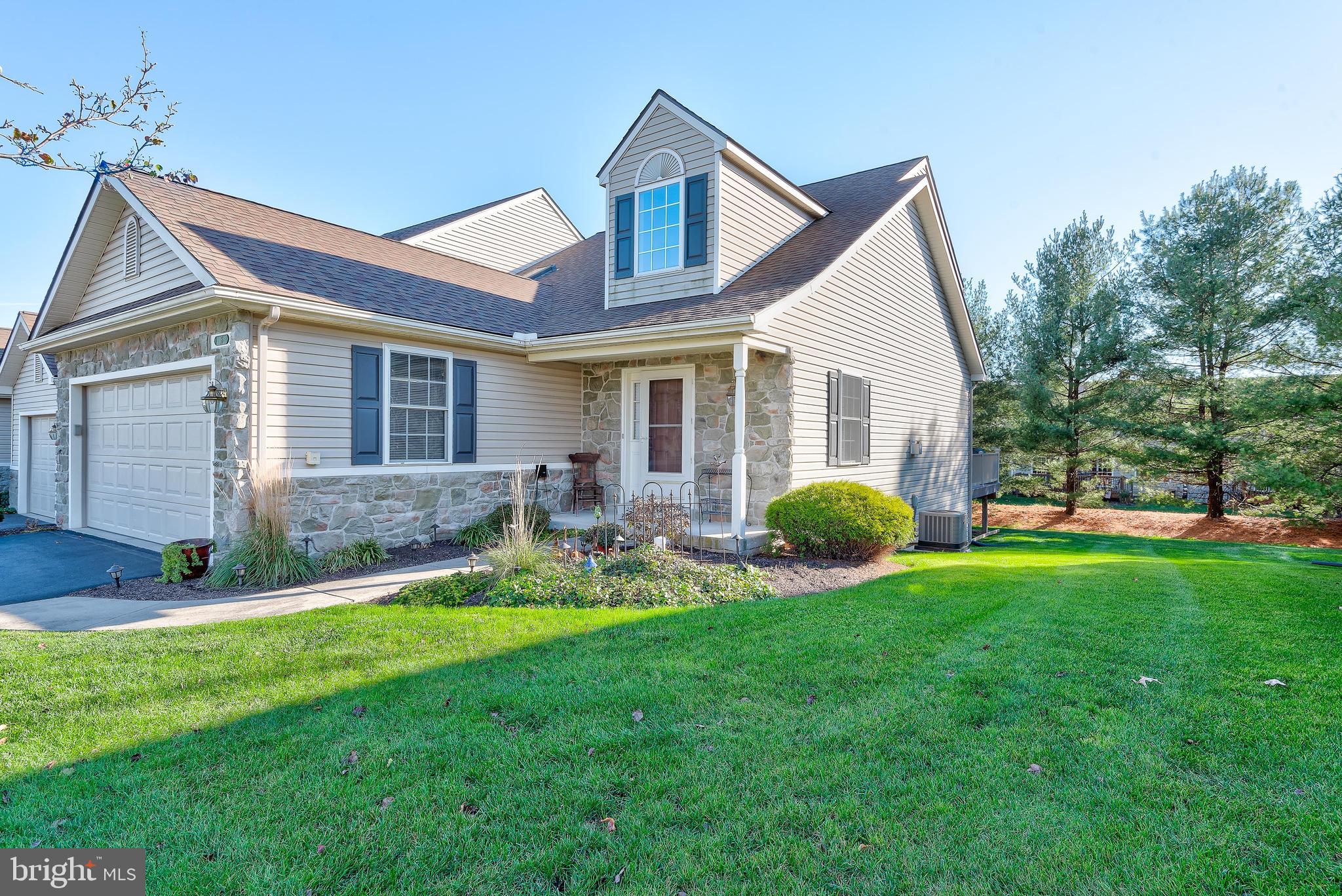 16 Gantz Meadows Mount Joy, PA 17552 - Photo 4 of 39