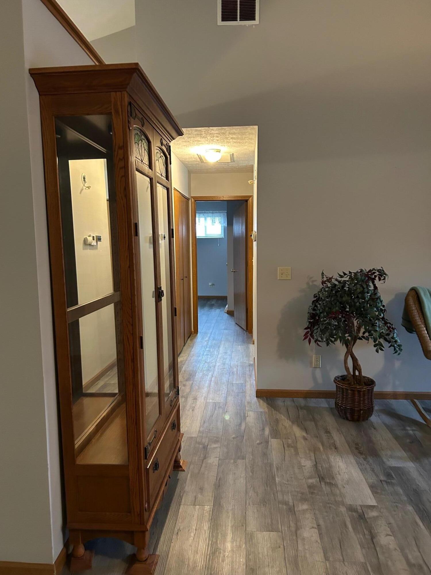 3210 Planters Grove Springfield, OH 45503 - Photo 4 of 16 Gallery Image 4