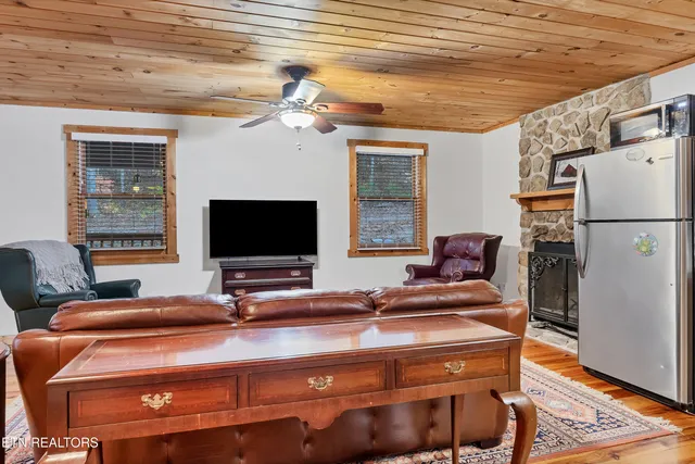 $359,000 | 832 Christy Lane, Townsend, TN 37882