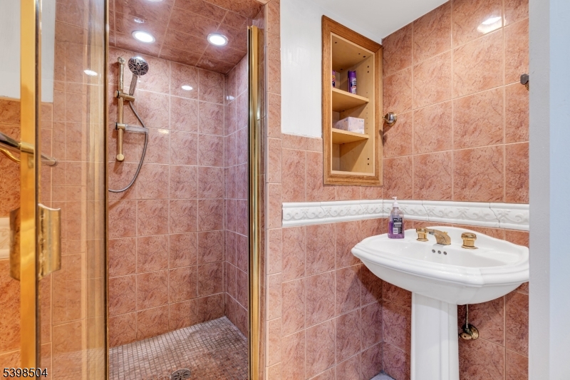 1065 Rose Street Plainfield, NJ 07060 - Photo 39 of 48