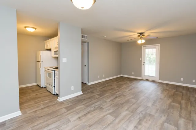 $950 | 3301 Royster Lane, Unit 704, Clarksville, TN 37042