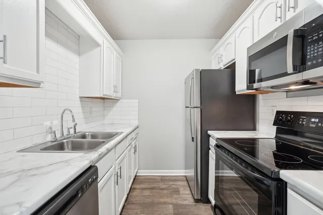 $950 | 3301 Royster Lane, Unit 704, Clarksville, TN 37042