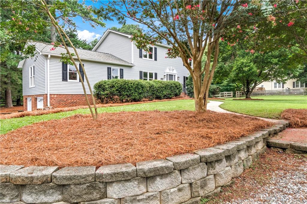 1650 West Clemmonsville Road Winston-Salem, NC 27127 - Photo 2 of 37