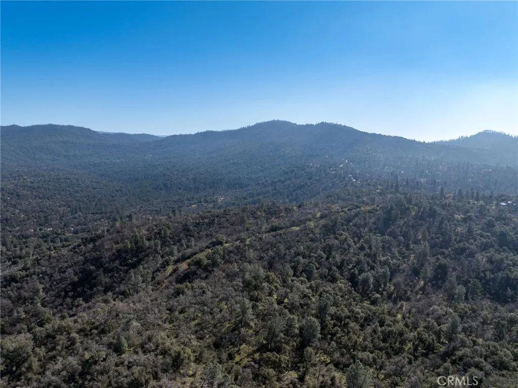 0 N/a Coarsegold, CA 93614 - Photo 18 of 19 a view of a house with a mountain