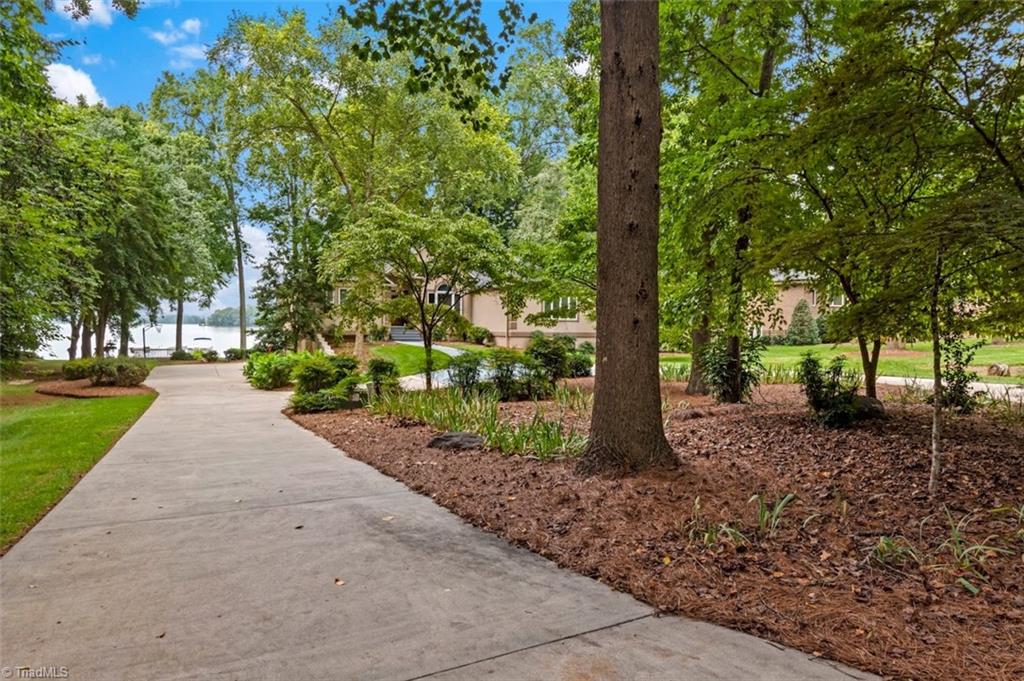 1553 Waterford Pointe Road Lexington, NC 27292 - Photo 4 of 49