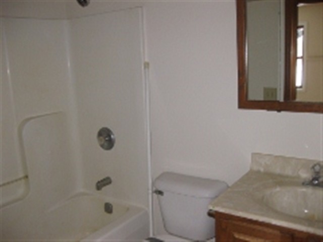 7748 Bricker Road Avoca, MI 48006 - Photo 6 of 6 31037570-5.JPG