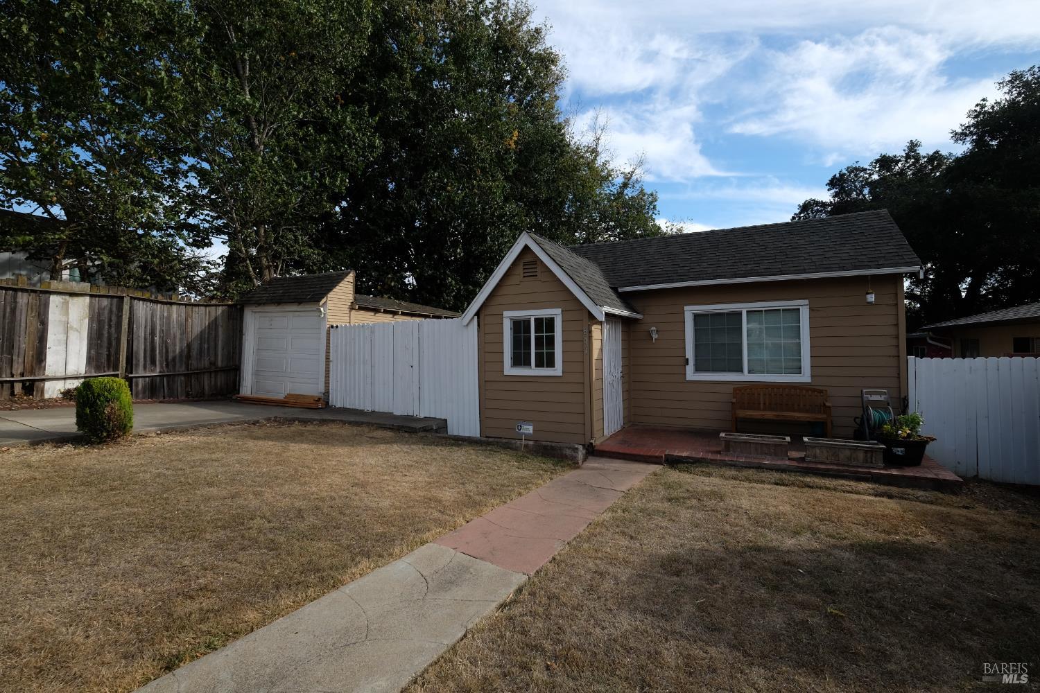 843 Benicia Road Vallejo, CA 94591 - Photo 2 of 22 Gallery Image 2