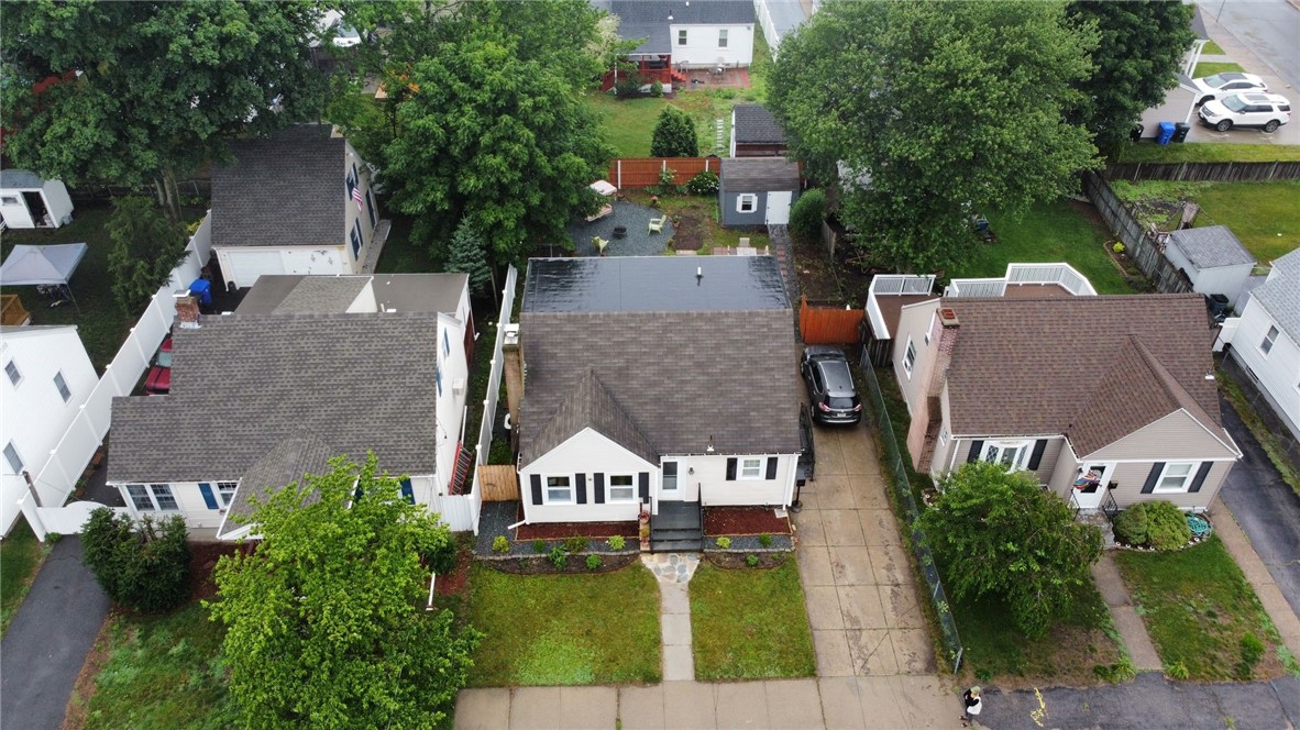 236 Rice Street Pawtucket, RI 02861 - Photo 4 of 23 Gallery Image 4