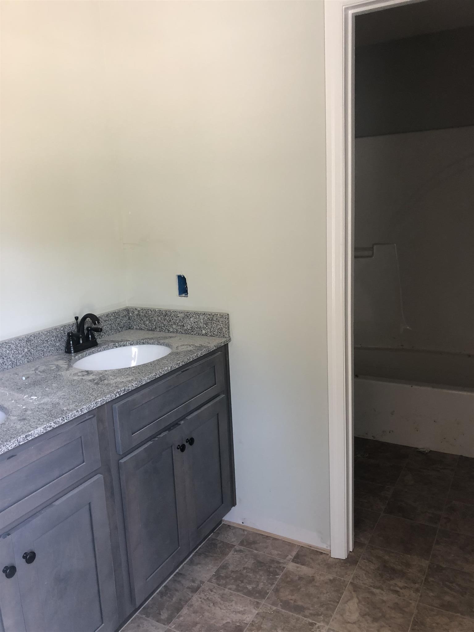 1105 Globe Road Lewisburg, TN 37091 - Photo 4 of 12 Master bath