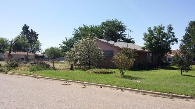 1300 South 11th Street Slaton, TX 79364 - Photo 3 of 5 Photo 3